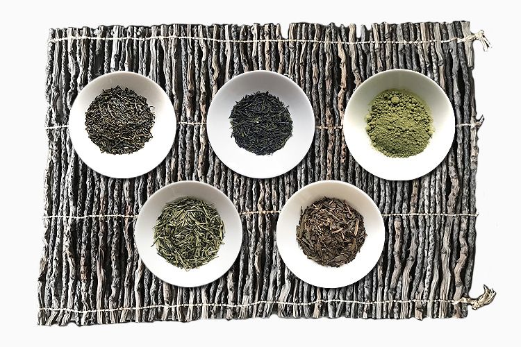 Grüner Darjeeling GFOP, Kukicha, Gyokuro, Houjicha, Matcha (von links)